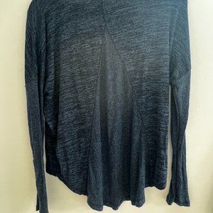Rag and Bone Women's medium blue long sleeve shirt